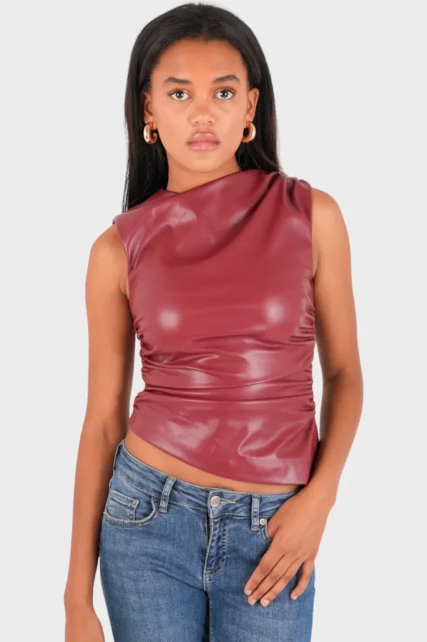 "Classy" leather top red