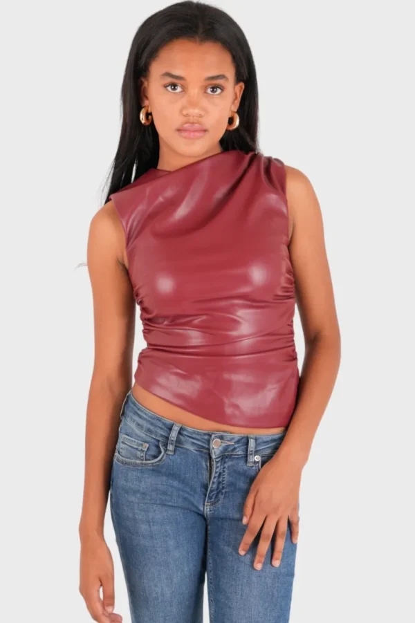 "Classy" leather top red