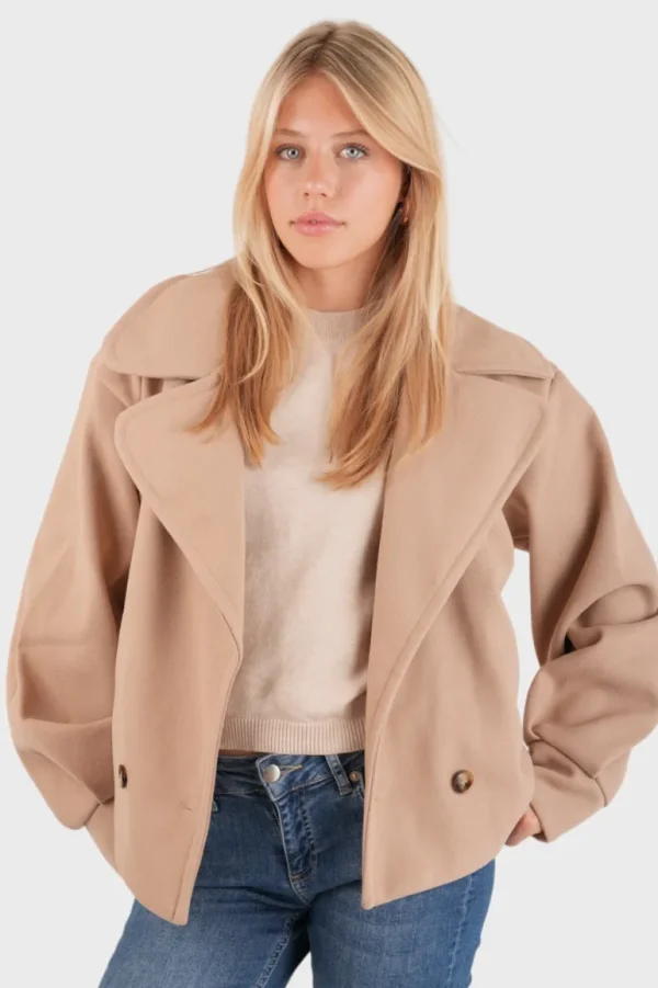 "Fall" coat beige