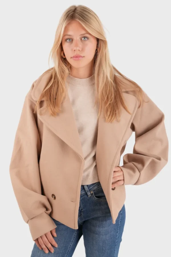 "Fall" coat beige