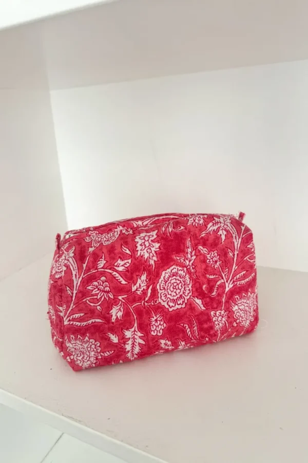 "Flower" pouch