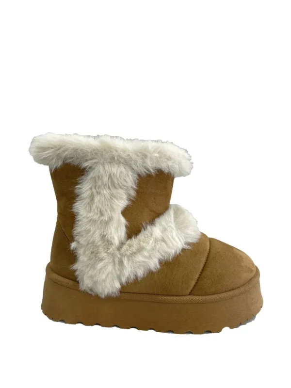 "Furry" boots camel