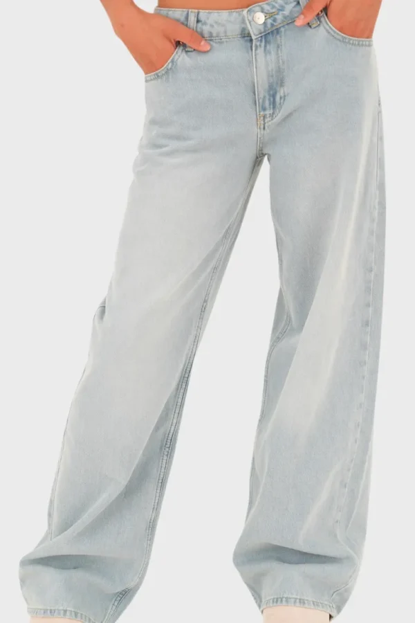 "Loose" low waist jeans light blue