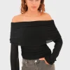 "Off shoulder" top black