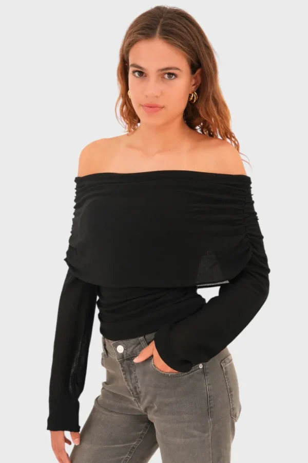 "Off shoulder" top black